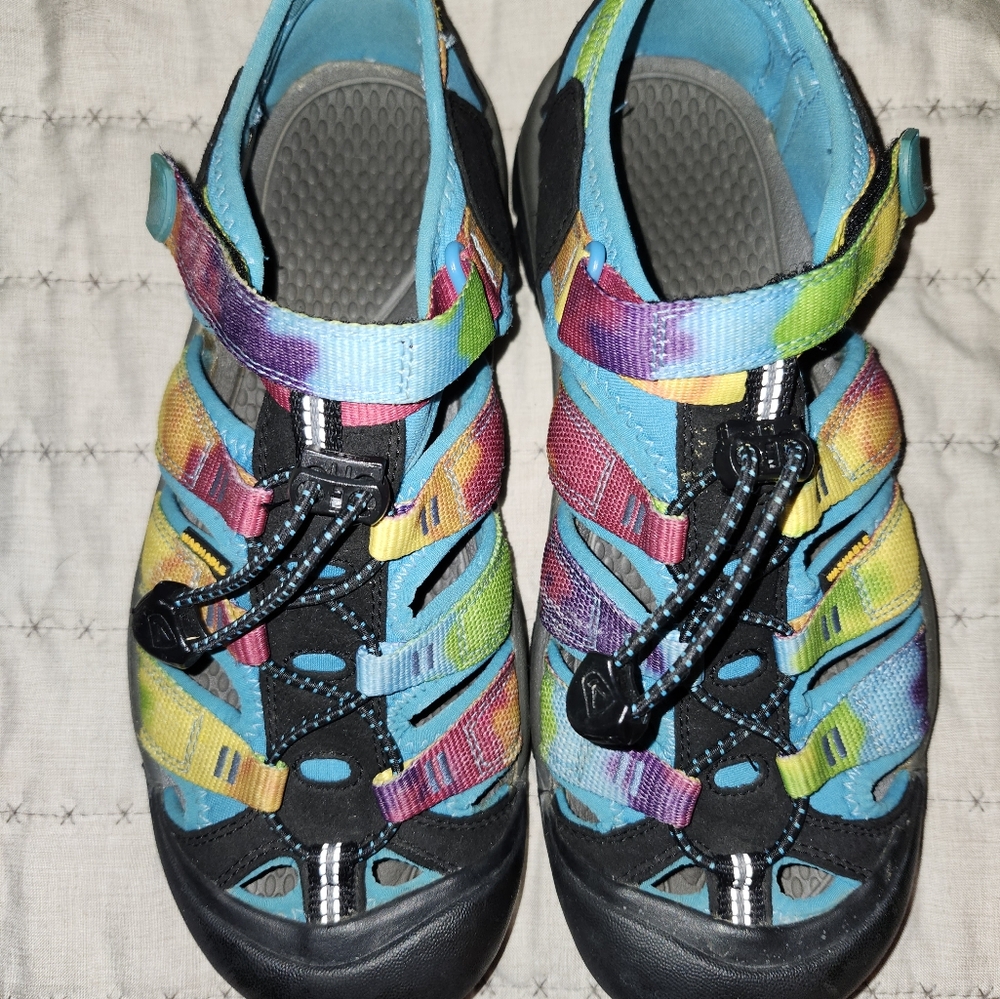 Woman's Keen sandles